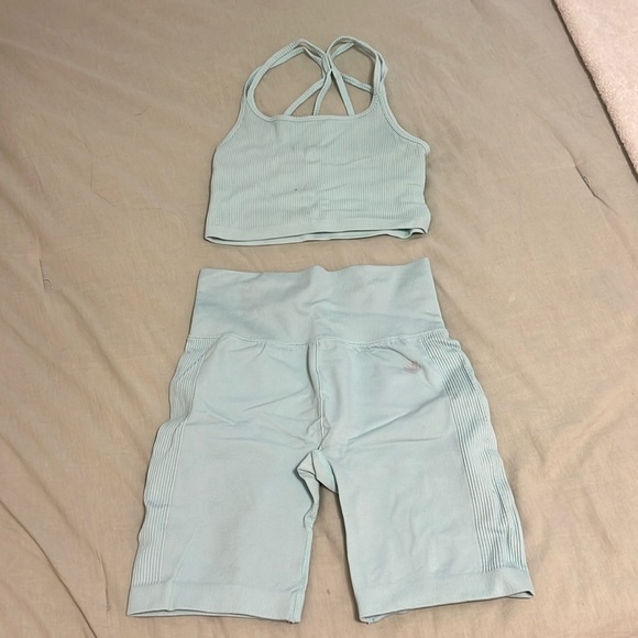 Matching workout set size small - Picture 1 of 2